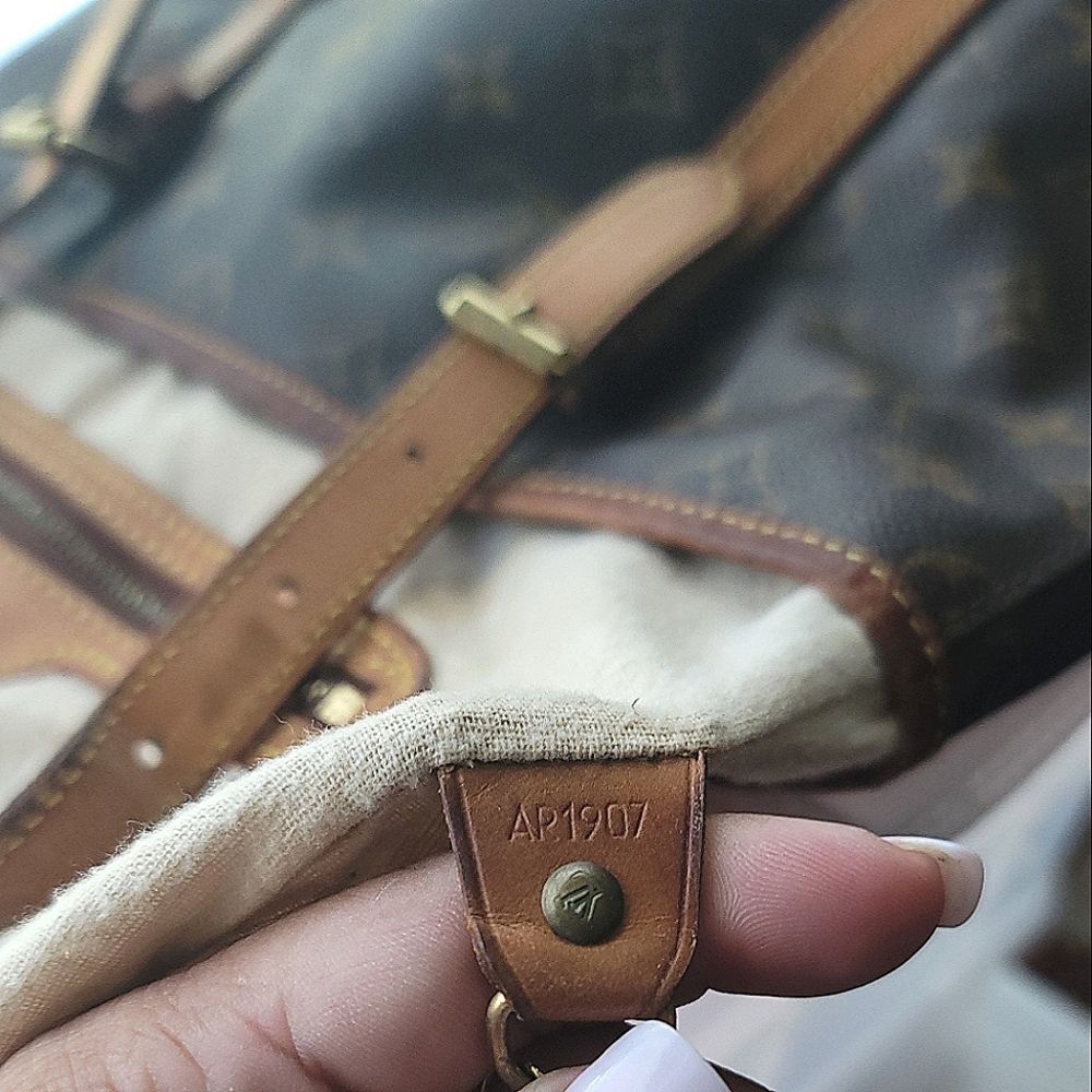 Louis Vuitton Vintage Leather Bucket Bag - AR1907 - Picture 8 of 8